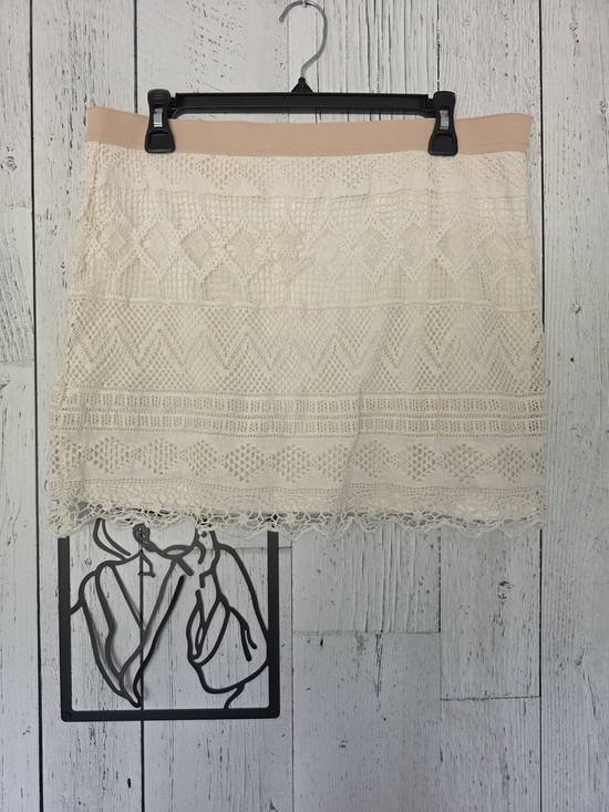 American Eagle Outfitters Dresses & Skirts - American Eagle Cream Lace Mini Skirt Size 10 Blush Waistband